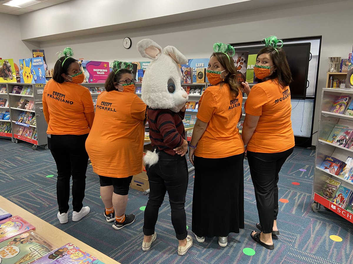 MeghanAlexis16's tweet photo. Book Character Day! #CreepyCarrots @areynoldsbooks @AlaneAdamsBooks #FallWithAlane #ReadingMatters #HHlightning  @HHSIPA @HHPrincipalStew https://t.co/oo5YE6KAEr