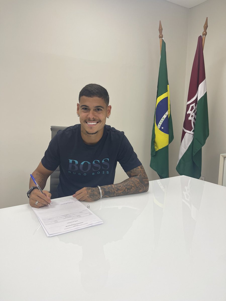 luanfreitas_01's tweet image. Contrato renovado! @FluminenseFC 
Glória a Deus! Feliz e motivado 🇧🇬
Obrigado família, amigos e aos envolvidos!!
#2024