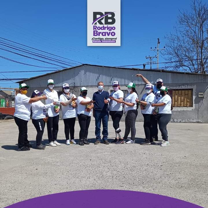 diputadobravo's tweet photo. Ya preparados para el el comienzo de un nuevo puerta a puerta en Las Compañías, junto al equipo de la Senadora Adriana Muñoz #rodrigobravo #contigosiempre #diputadoindependiente #distrito5 #elqui #limarí #choapa https://t.co/V1uuu1az1v