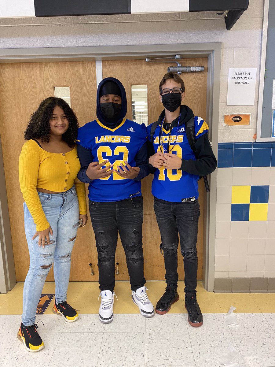 okay freshman footballers with gold! #lancerspirit25