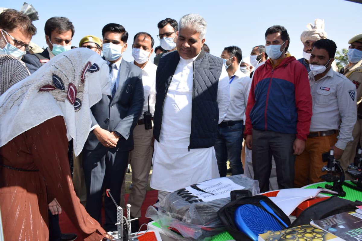 Employmentbpr11's tweet photo. Union Minister for Environment, Forest, Climate Change, Labour and Employment, Shri @byadavbjp visited Bandipora inspected the restoration and conservation works, e- inaugurated and laid foundation of several developmental projects besides meeting public delegations.
@owais_ias https://t.co/xsoP8RRlkp