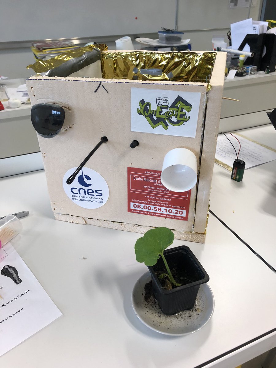 VenailleE's tweet photo. Demain, plusieurs élèves du #clgmontesquieu45 vont participer à la #fetedelascience2021 avec @AAsj45 à jargeau pour présenter l’épopée du ballon stratosphérique https://t.co/BbkI0sNjjR