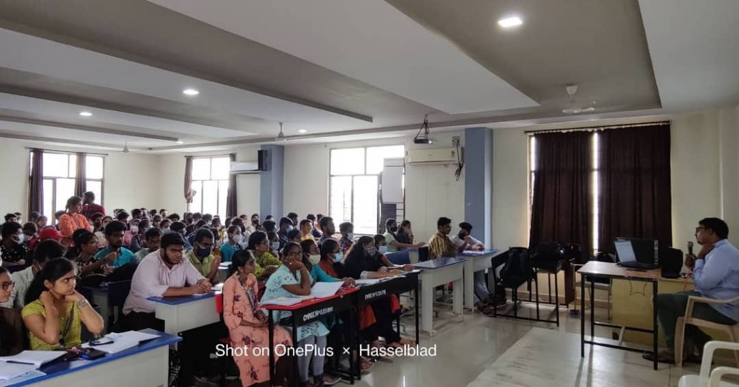 FssugGlug's tweet photo. Day-2 session on Web Scrapping by Srinivas Kodali garu which was held on 8th of October by FSSUG Glug.
@SwechaFSMI https://t.co/kFNC4M8wkO