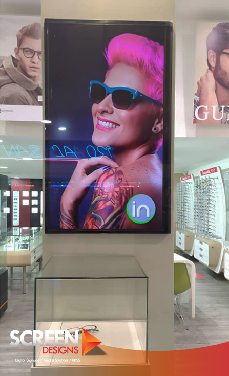 Seguimos trabajando con Óptica Caroní, que opta siempre por lo mejor de lo mejor en #SeñalizaciónDigital con #ScreenDesigns para sus tiendas.🤝

¡Es momento de #innovar y estar en #tendencia con #DigitalSignage, escribenos al info@screendesings.com.ve o al DM!😏📲