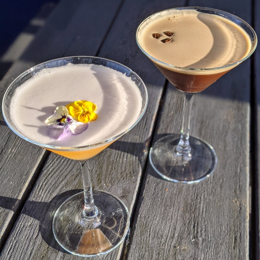 Put a jumper on and enjoy a Smirnoff Passionfruit or Espresso Martini and the last of the winter sun on our terrace🍸
£6.50 or £10 for two, Sunday to Friday until 7pm. Now open 7 days a week.
#cocktails #thornbridge #ecclesallroad #sheffield #sheffieldissuper