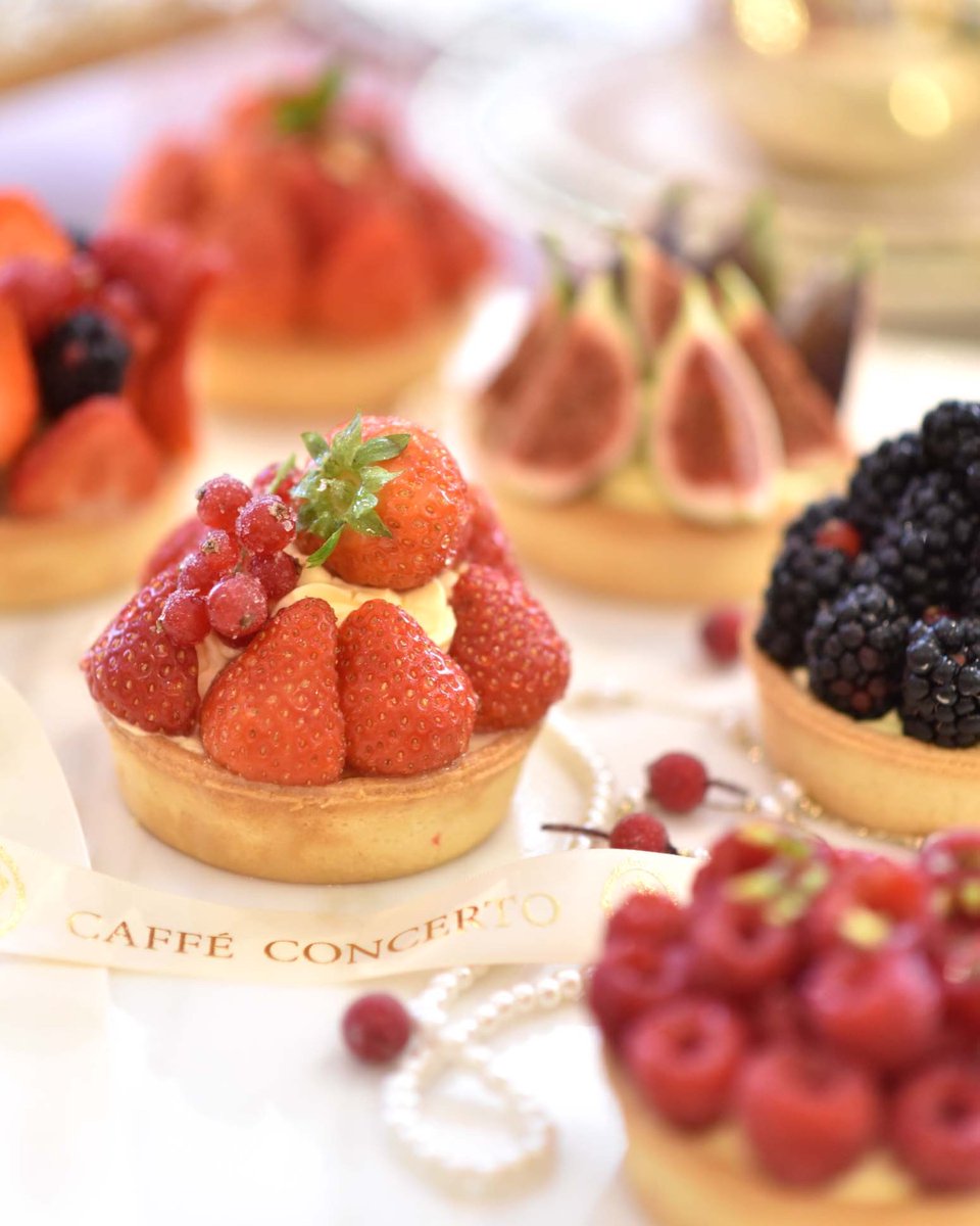 caffeconcerto's tweet photo. Don't forget to eat Fruits (Tarts) every day. 🍓😍

#timeoutlondon #londonfoodlovers #londonbrunch #londonbrunchguide #coffeeshoplondon #bakerylondon #dessert #pastrieslovers #pastryinlondon #golondonfood #patisserie https://t.co/OuOiM0LYnr
