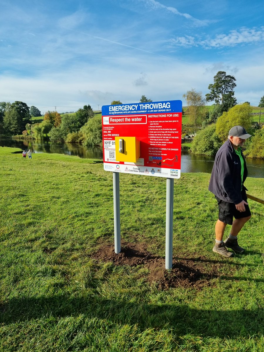 PSOGRASSINGTON's tweet photo. After months of planning and applying for funding. Our #watersafety signs have been installed at #Grassington and #lintonfalls 
With help from @yorkshire_dales ranger Rob. 
With the grand unveiling day this Monday 
@NorthYorksFire 
@CravenCouncil  
@NYorksPolice
@ReachandRescue https://t.co/HEeXiB7dp8