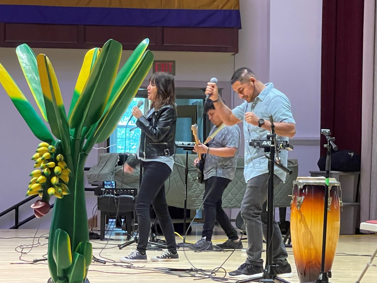 HoughtonUniv's tweet photo. Chapel this week featured Corban, a missionary band that seeks to use music to take the message of Jesus to others. They shared powerful testimonies, popular worship songs, original music, and their passion for Christ. 
#FEARLESS #GoHighlanders
#HispanicHeritageMonth https://t.co/qNdq4zFuiV