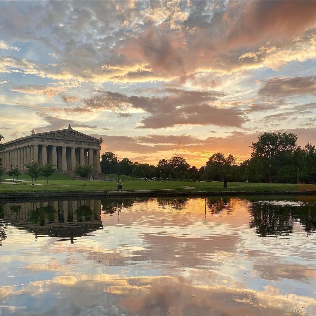 conservancynash's tweet photo. Just look at Centennial Parkโs beautiful evening glow. What a gift this green space is to the city of Nashville! ๐ฟ @MetroParksNash @NashParthenon
๐ท : @cecelieelise on Instagram
#centennialparknashville #theconservancy https://t.co/mGZt6LkPQ3