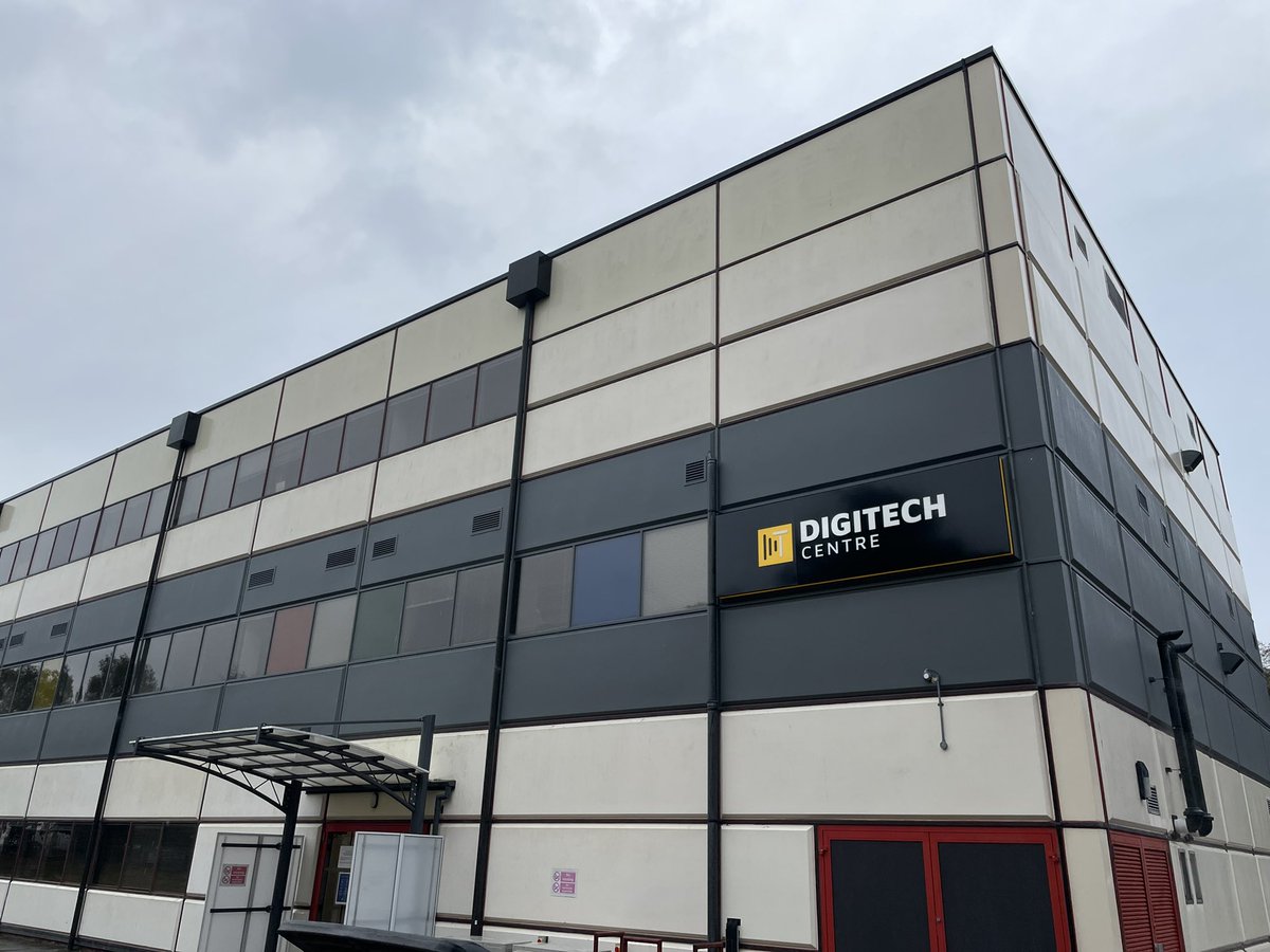 gupsjagpal's tweet image. Great to be at the launch of the new @UniofSuffolk @adastralpark #DigiTechCentre this afternoon. A great new innovation centre for the UK. Well done to @DastbazM @lisaperkinsadpk and team, a great achievement.