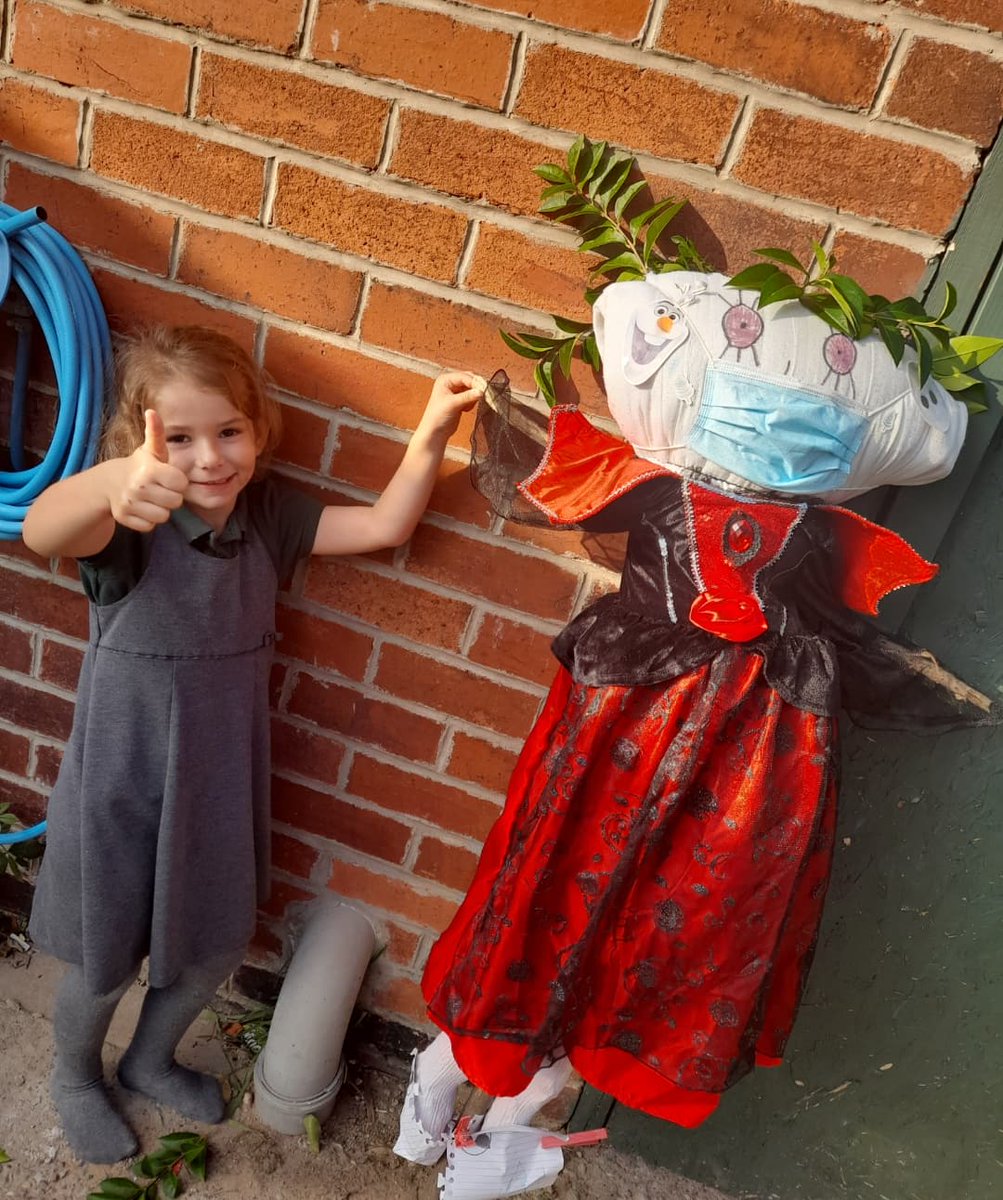 clairec21's tweet photo. @MilefieldP Ellie's contribution to the scarecrow competition this year 😀 https://t.co/YAPvsYy3IZ