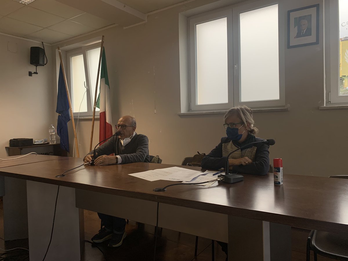 plugin_lab's tweet photo. Ora a Caselle in Pittari (Sa) per la presentazione della ricerca Giovani dentro sui giovani e le aree interne. @LRiabitare https://t.co/ZvxQqwzohB