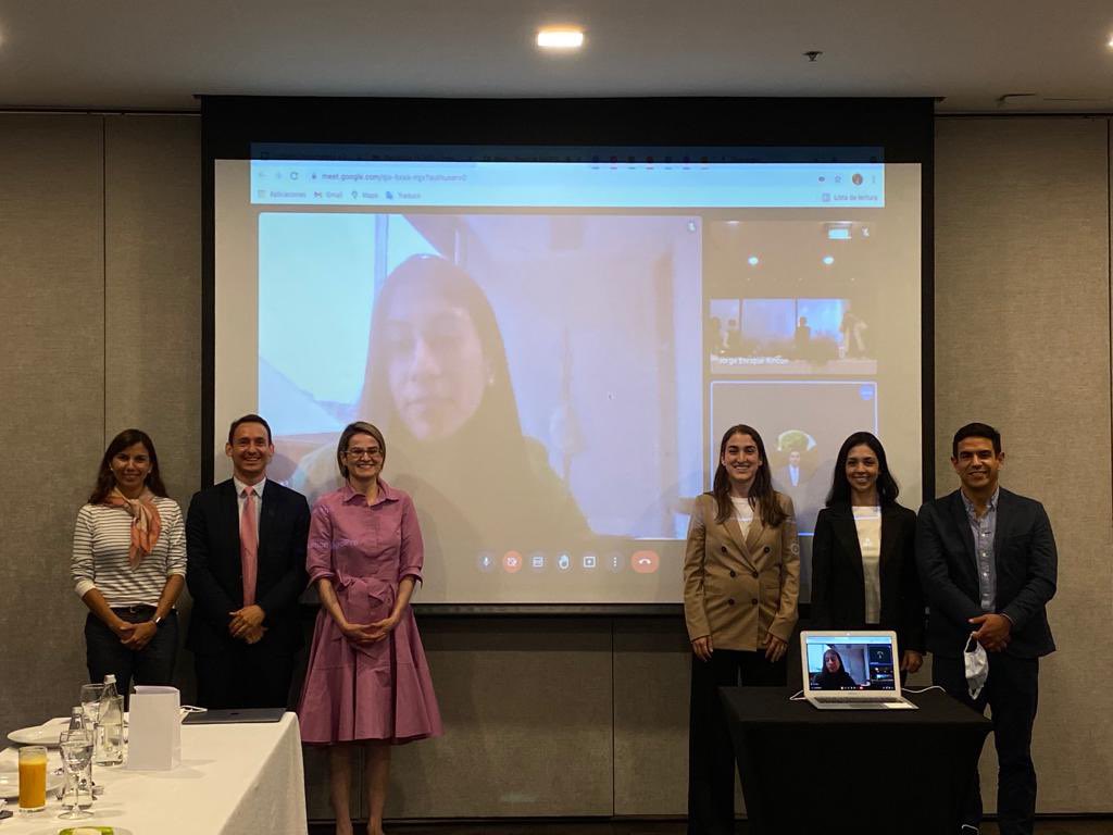verogomeza's tweet photo. La Red Pro sigue dándole continuidad a los planes de trabajo que incluyen iniciativas conjuntas para la construcción de territorio y de regiones. Planteamos nuestras prioridades para los próximos meses y compartimos mejores prácticas. https://t.co/bsMFw1YiHa