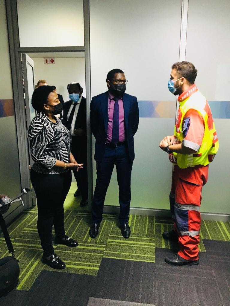 MoshabelaMosa's tweet photo. The SA Taxi Vaccination Centre in Midrand is awesome. The young man in charge of the emergency room stood out the most. After 12 700 doses, he's not had a single case of anaphylaxis, but spends most of the time stabilizing newly discovered cases of Hypertension and Diabetes. 👌🏿 https://t.co/sJMcefbLk6