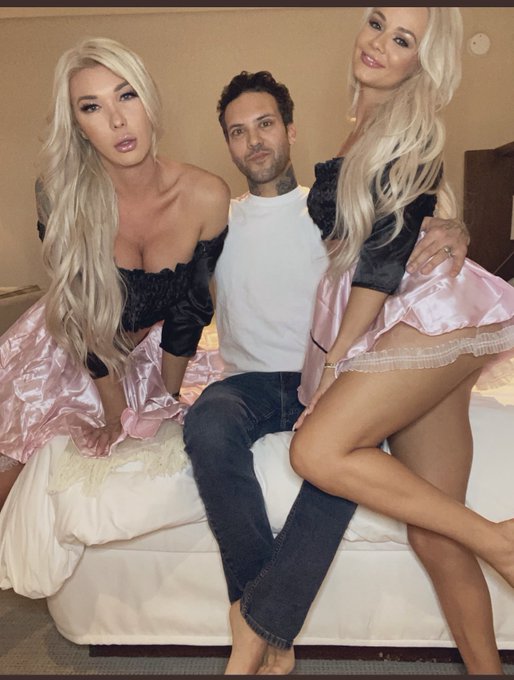 Hot 3sum with @thesmallhands_& first time Fucking @ElsaJeanxxx ? join 2 watch on https://t.co/V6GK56Rx3u