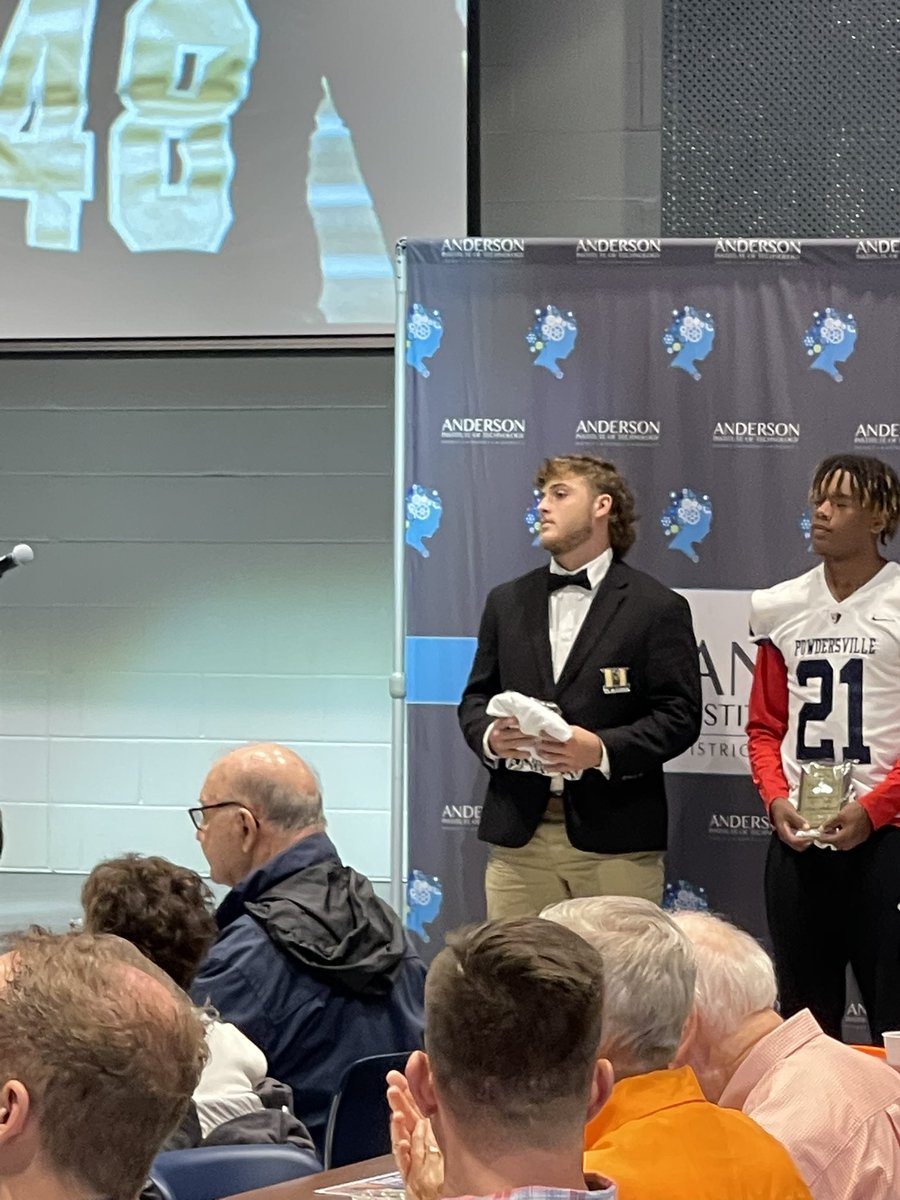 CoachJasonTone's tweet photo. Congrats to defensive player of the week for the Anderson County TD Club @brodiematt03 @TLH_Football @TLHanna_AD @CoachJohnCann https://t.co/KWbvqroJn8