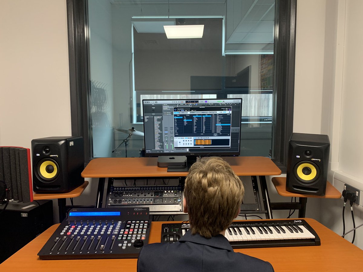 UckColl_Music's tweet photo. Our brand new studio🎧🎤
The Music Industry Club on Thursdays after school helps students use the studio, with professional equipment and state of the art technology to compose and create music! #lovelearningforlife https://t.co/u6CXfqXCj8