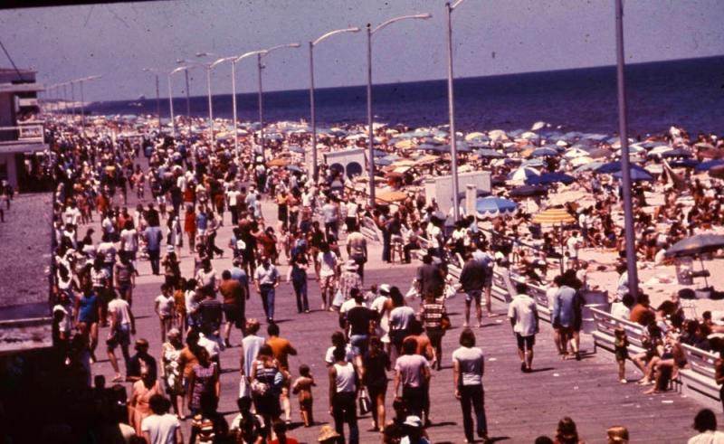 Fall’s second season in full swing – ‘absolutely at capacity’ dlvr.it/S99VPd