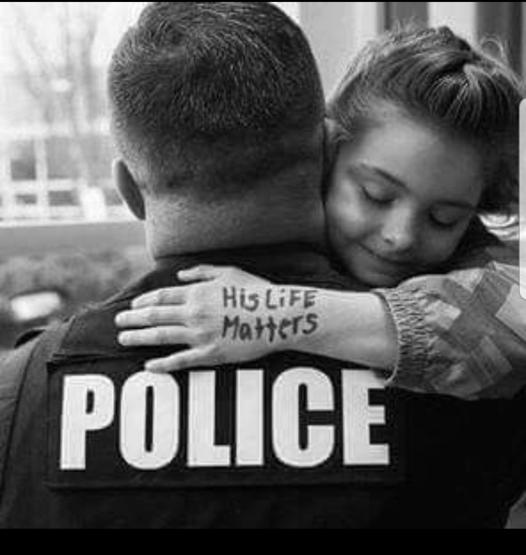 To every officer and volunteer, to every member of the police family leaving their families to try and protect others you ARE appreciated. The media campaign of hatred towards you is disgusting. Just wanted to say Thank You💙 #protecttheprotectors #thinblueline #EnoughIsEnough