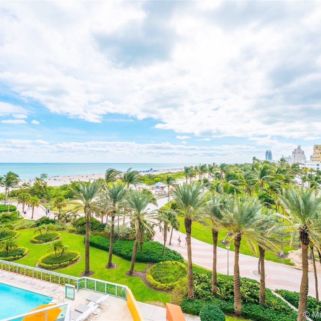 There’s always something to do in #southbeach try the beach promenade… perfect for power walking or strolling. #aroundthepelican #travel #miami

Repost from @miamibeachmag
•
Stunning views!
