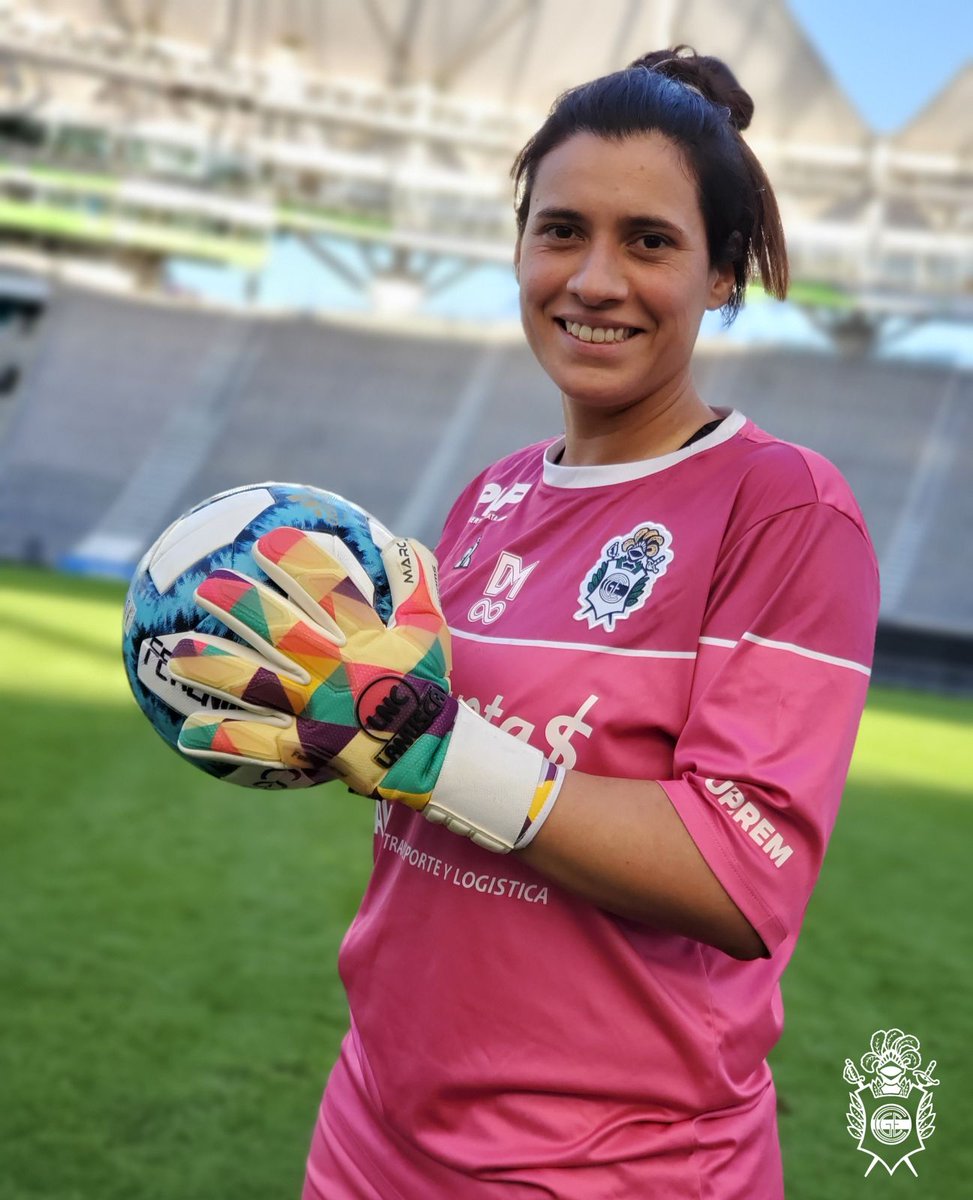 FemeninoCGE's tweet photo. 🐺💙 Con @AnaRolon22 y #Lanusca a todos lados 🧤 https://t.co/RWfiWbSddK