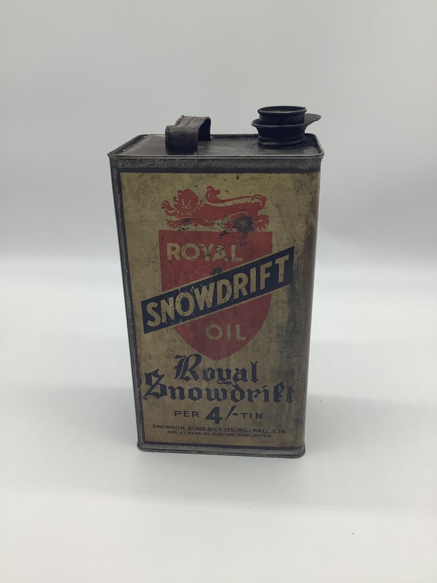 UKREST0RATI0N's tweet photo. A rare 1930s 1 gallon Royal Snowdrift Oil can in great original condition for sale soon at https://t.co/9WxeYwcTj4 #snowdrift #oilcan #petroliana #automobilia #fuelcan #cancollector #vintagegarage #classiccar #1930s https://t.co/FBhXD63Fmf