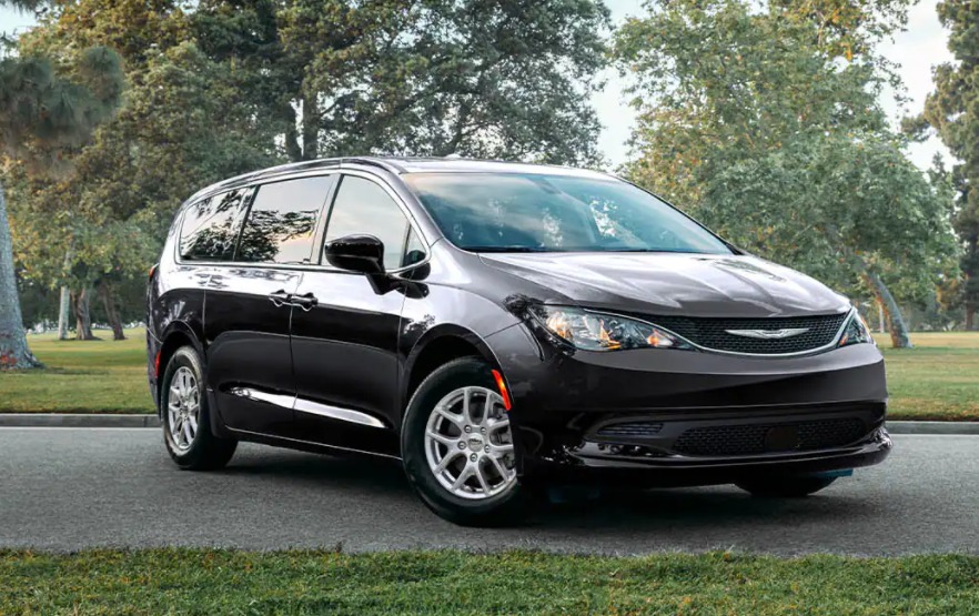 TrinityCDJR's tweet photo. Soar through life in a Chrysler. https://t.co/XCz7ZGjLYd
