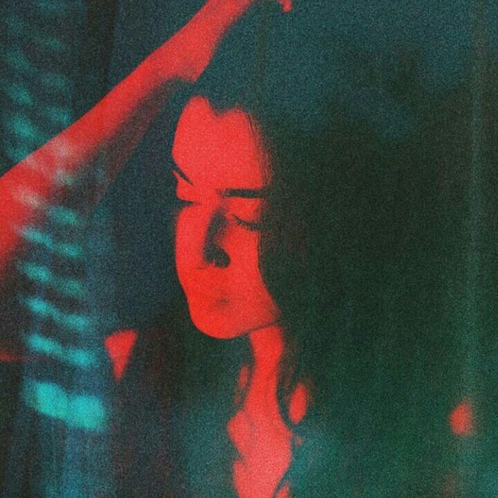 lmjkalon's tweet photo. what's your color? mine is @LaurenJauregui #ColorsAvailableNow https://t.co/ZeyAXqvp27
