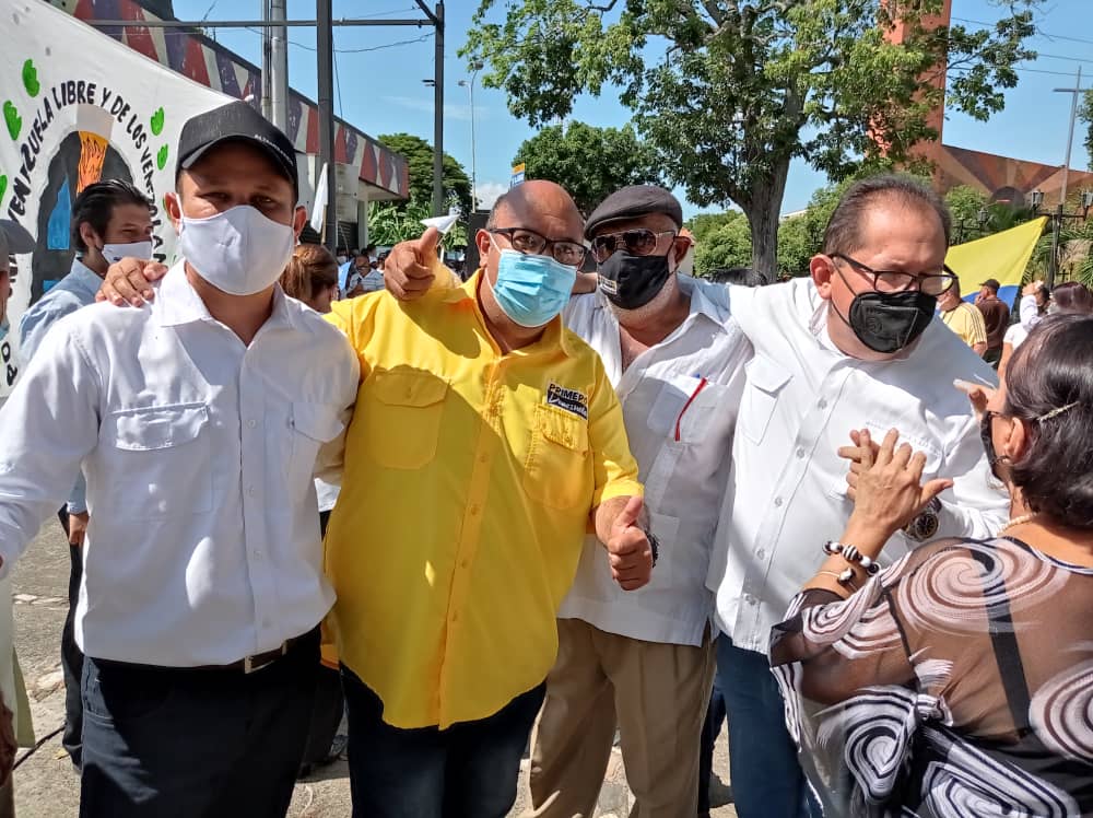 PrensaLuisLoaiz's tweet photo. #08Oct | Sobre la visita del Coordinador Regional de @MeridaPrimero y candidato al CLEMB @CarlosMoralesPV al Vigía, acompañando el lanzamiento de la Alianza Democrática junto a @EdgarMarquezMRD y @lisandrosegura, nos queda la satisfacción de decir que vamos en el camino correcto. https://t.co/SZyfIat170
