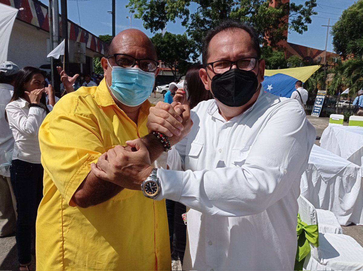 PrensaLuisLoaiz's tweet photo. #08Oct | Sobre la visita del Coordinador Regional de @MeridaPrimero y candidato al CLEMB @CarlosMoralesPV al Vigía, acompañando el lanzamiento de la Alianza Democrática junto a @EdgarMarquezMRD y @lisandrosegura, nos queda la satisfacción de decir que vamos en el camino correcto. https://t.co/SZyfIat170