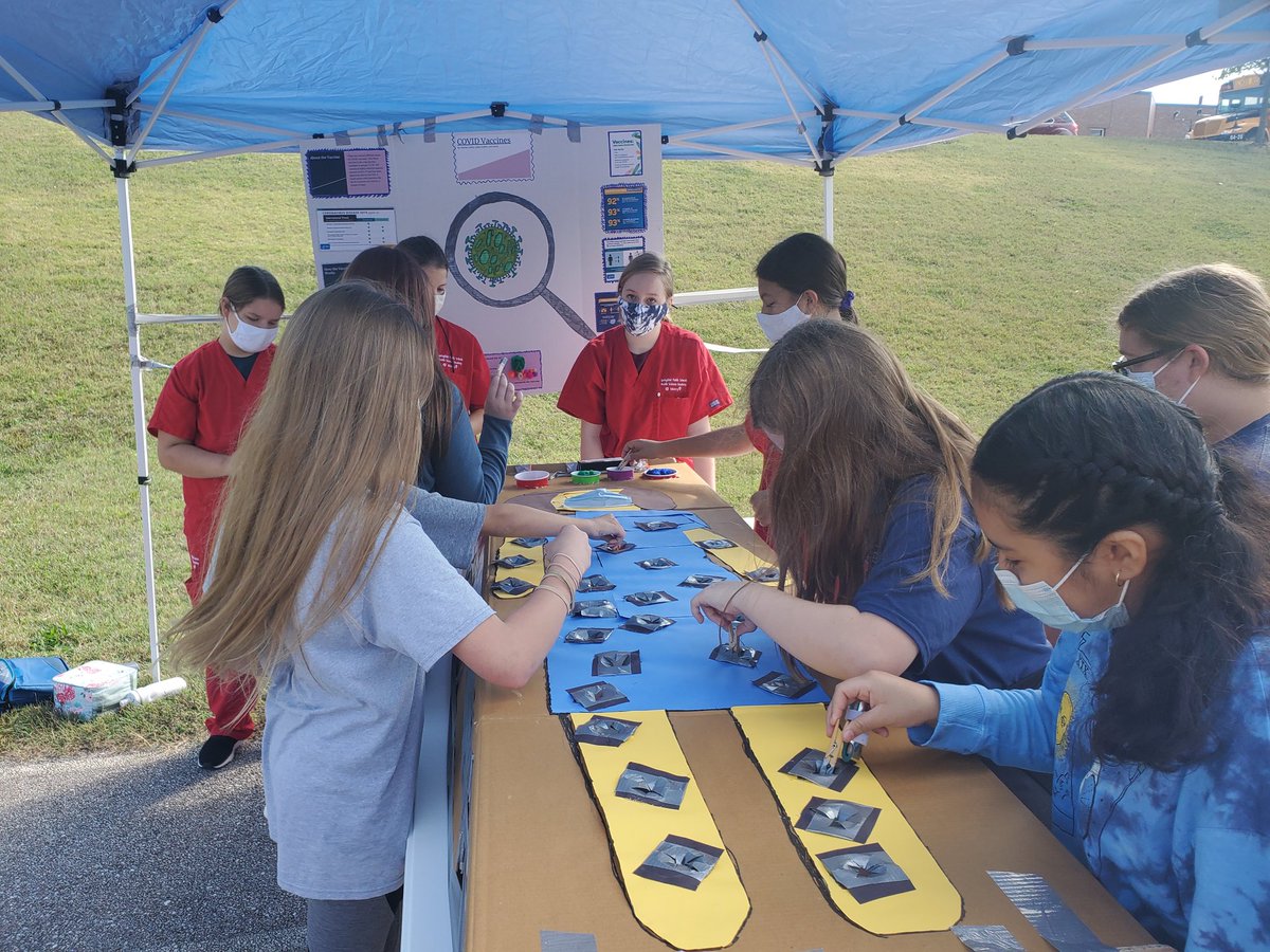 DrAmandaAdams's tweet image. @HSA_at_Mercy students created a Covid operation game to teach @westportcats about viruses and vaccines.