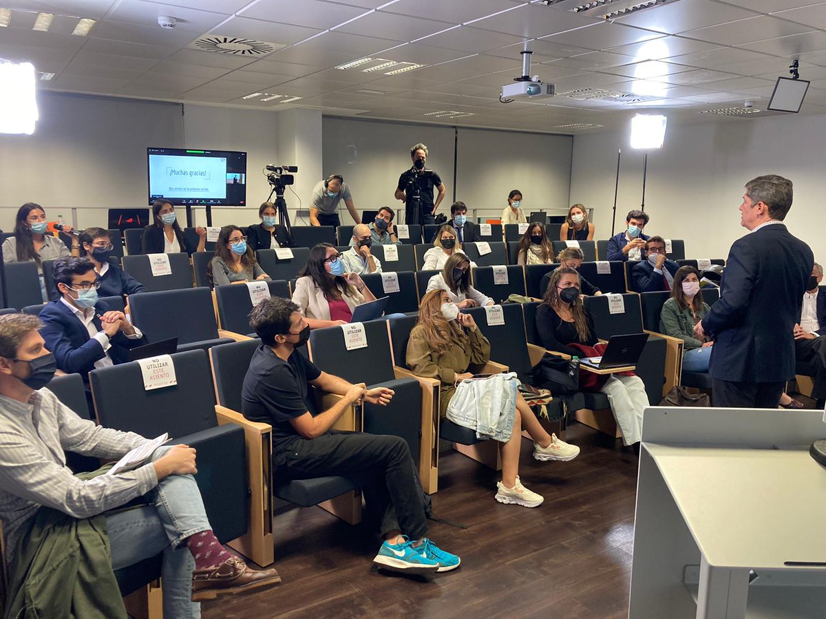 Excelente comienzo de la 1ª edición de Líderes con Valores con 40  jóvenes profesionales TOP. Si no te quieres perder la 2ª edición, puedes apuntarte aquí: funciva.org/programas/