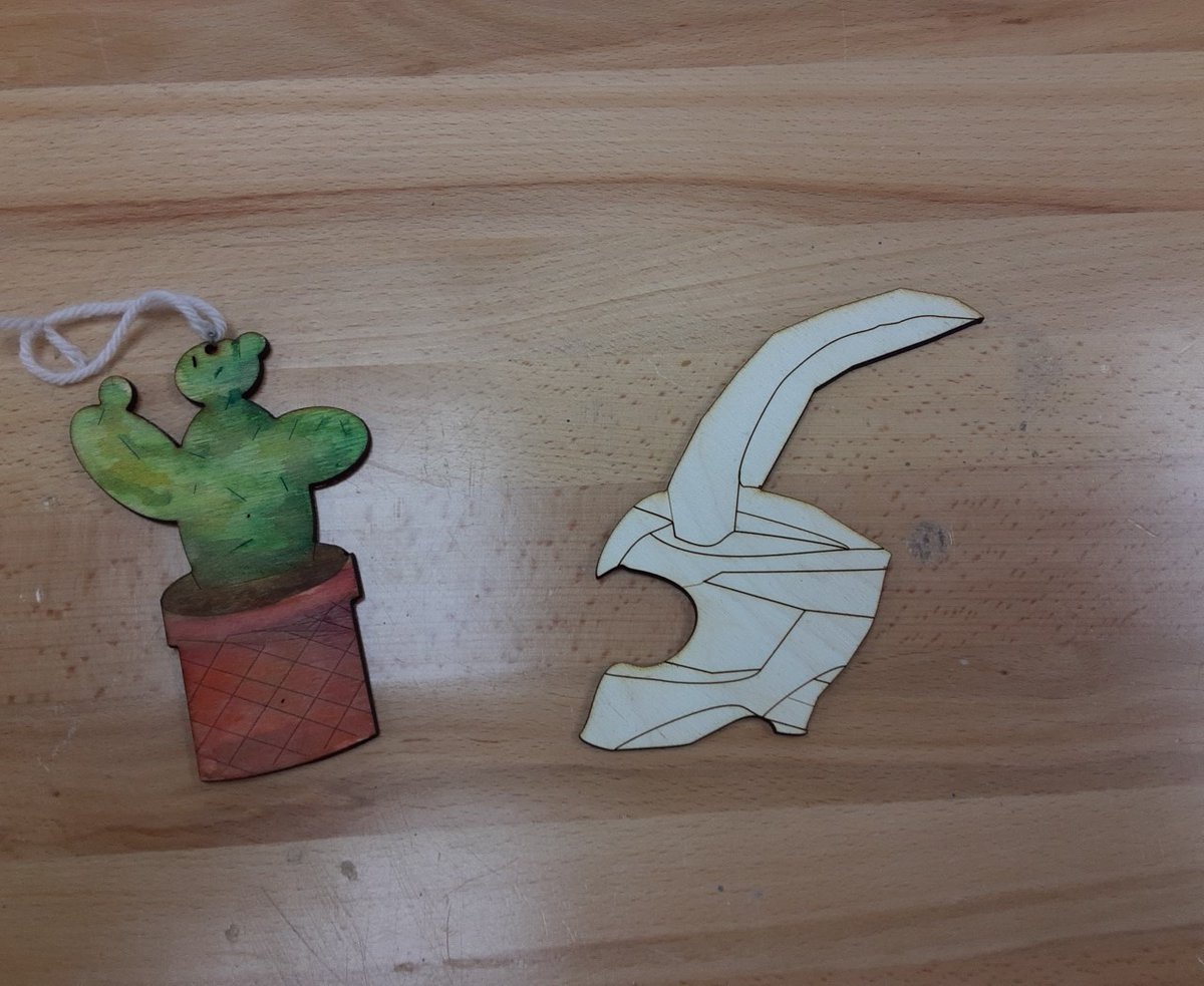 CCAVWeLab's tweet image. Some small designs with a purpose challenge! Students have done great designing with Corel! @VWeLabs @Chattajill