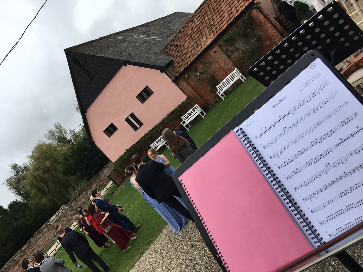 BlytheStringQ's tweet image. #smeethamhallbarn looking rather beautiful for today’s #wedding. #stringquartet #suffolk