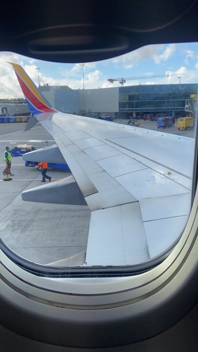 MasonPo21382624's tweet image. @CoachVaughnBU Happy Birthday bro!! Sending well wishes from Airplane. T minus 5 hours til we #landtheplane