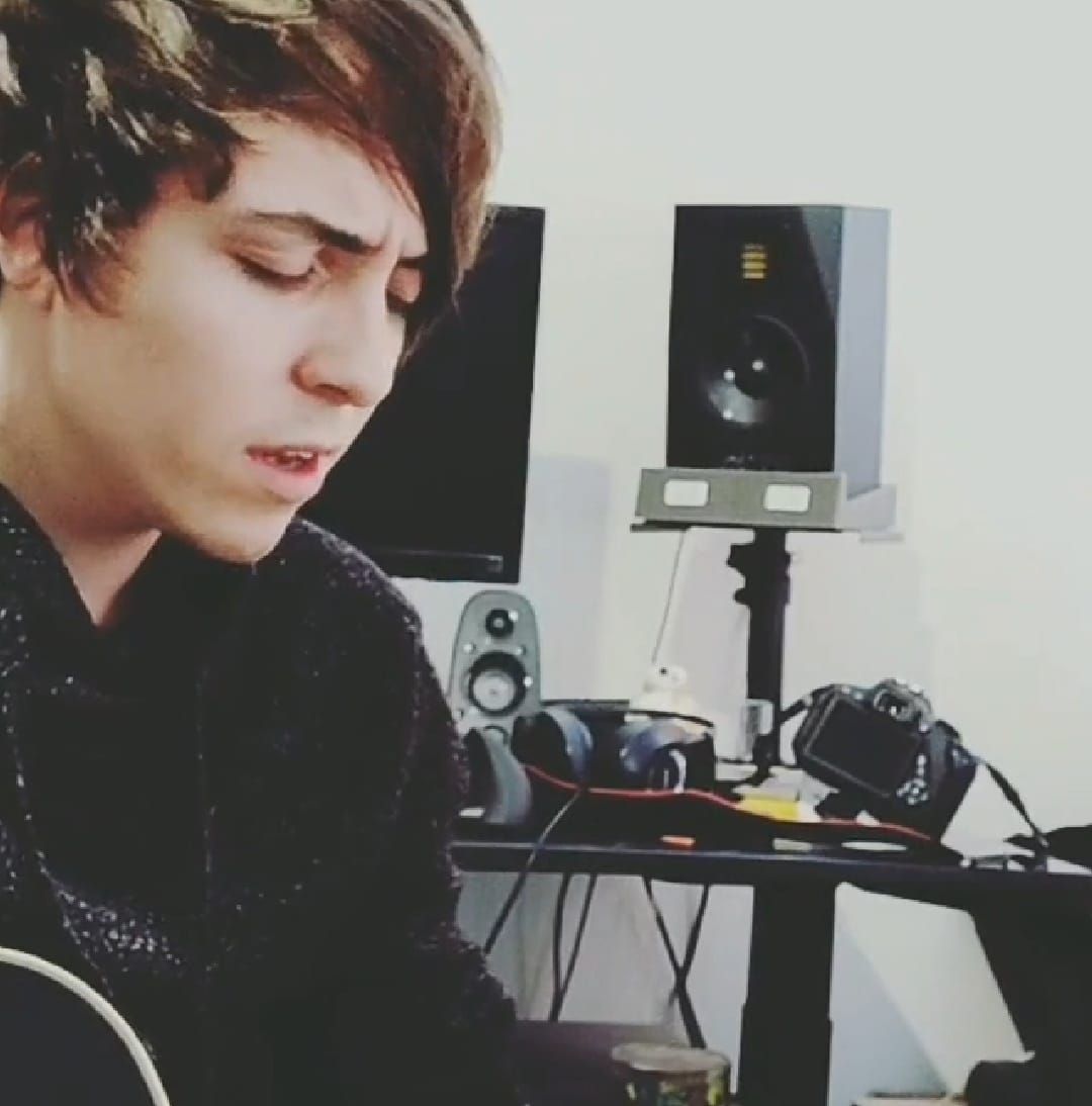 Jakelweller's tweet photo. We're working non-stop to get the album done for the end of the month! 
Keep your eyes and ears glued to this space to be the first to hear it! #album #albumlaunch #launch #gig #gigging #southwales #southwalesmusic #music #localmusic #welshartist #upcomingartist #newrelease https://t.co/LvfLcVTd4f