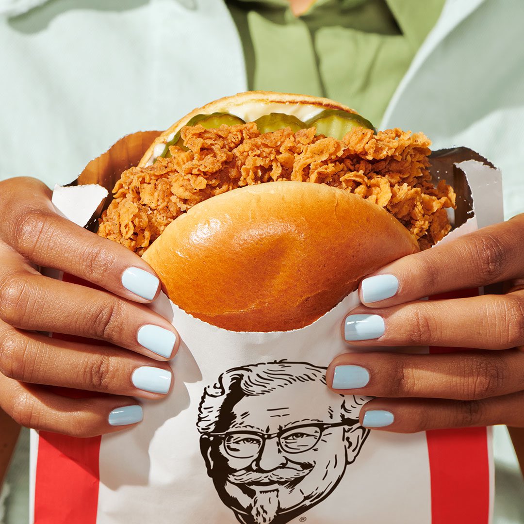 KFC on Twitter "A crispy, juicy fried chicken’s hugged by two buttery