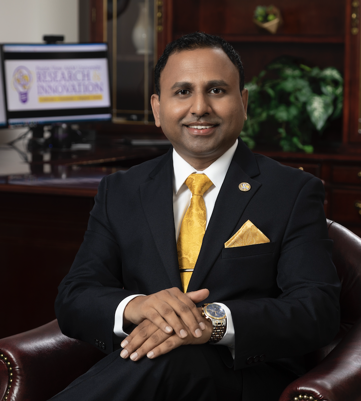 PVAMUresearch's tweet photo. @PVAMUresearch Vice President @MageshRajan_ & @PVAMU #RuthJSimmons are at @TAMU to discuss another #PVAMUTAMU partnership. #StayTuned
#PVAMUResearch is #OnTheRISE (Research & Innovation for Scholarly Excellence) #HBCU #HBCUResearch #TAMU @tamusystem https://t.co/q70mVvjt84
