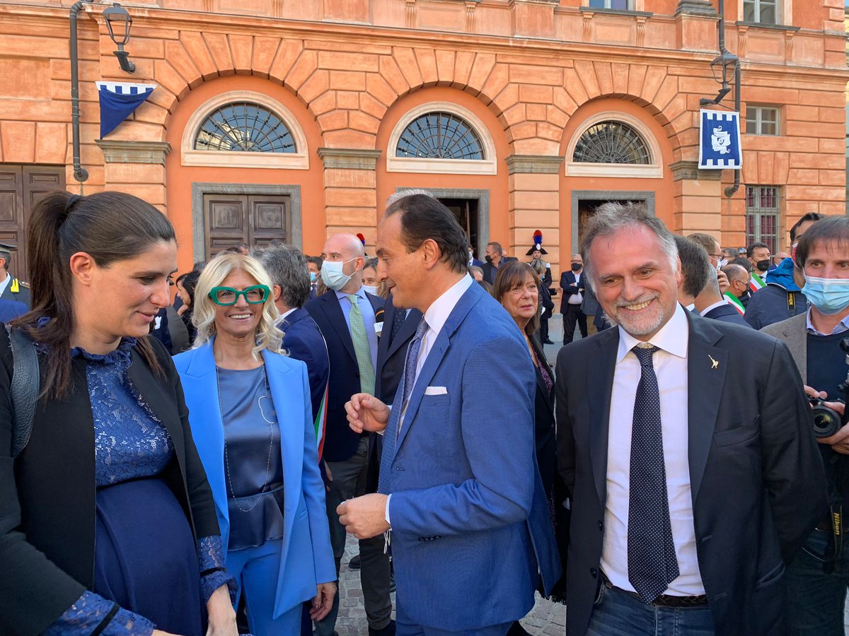MTurismoItalia's tweet photo. Il ministro @massimogara partecipa all’inaugurazione della 91ª edizione della Fiera Internazionale del Tartufo Bianco d’Alba.
#albatruffle @AlbaTruffle https://t.co/6U3TRybTel