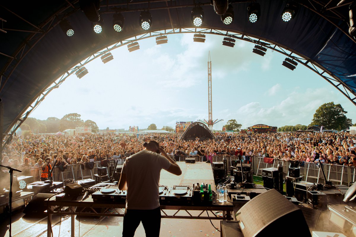 LiveatLydiard's tweet photo. Look at that crowd! 😲 @shanecodd_ same again next year? 🔥

Signup for early discounted access for tickets to Live at Lydiard 2022 here: https://t.co/4YBqFQDTVs https://t.co/PPZRQcovva