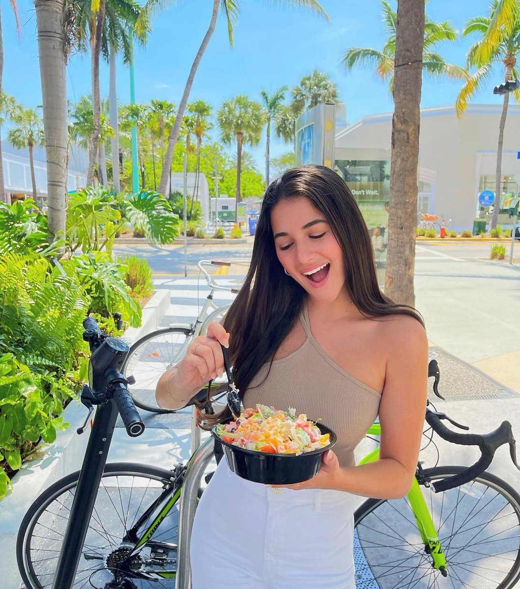 chickenkitchenh's tweet photo. Show us your Chicken Kitchen order! 
Don't forget to tag us on social 🤩

#chickenkitchen #howdoyouchop https://t.co/OyrbXM86Fo