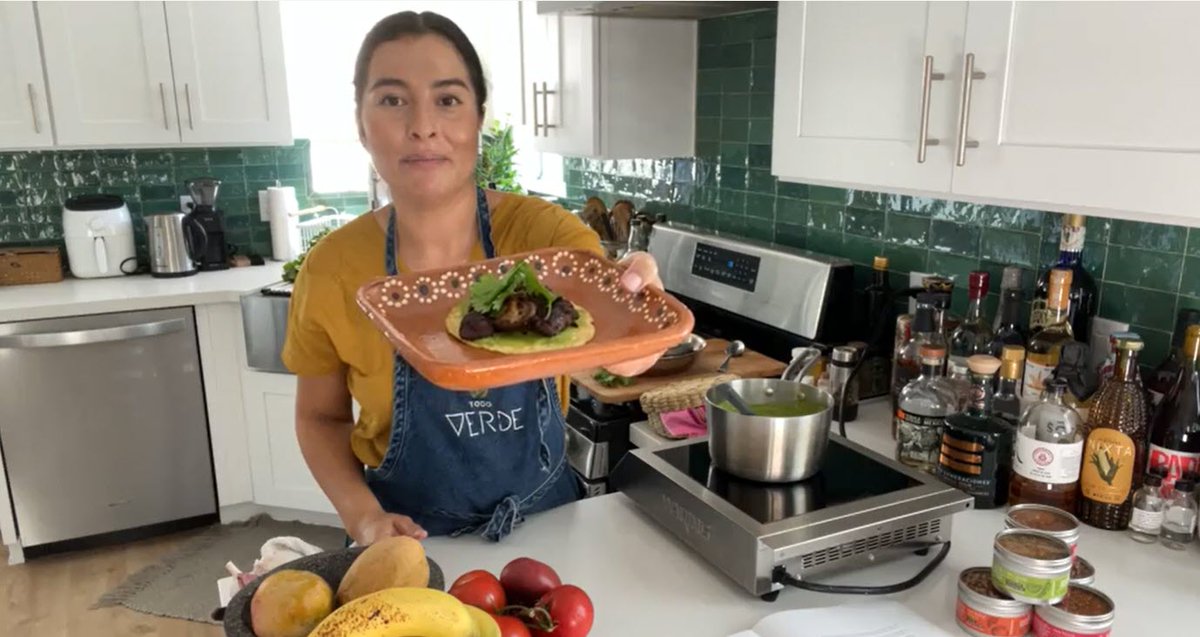 SCE_Business's tweet photo. It's #HispanicHeritageMonth and we're celebrating with cooking demos. Thank you to @TodoVerdeLA's Chef Jocelyn Ramirez for sharing her yummy mole verde recipe and cooking with an induction burner! We can't wait to try the recipe for ourselves! #SCEHHM2021 https://t.co/O9VM6CQ4lQ https://t.co/EgzgSvBvOc