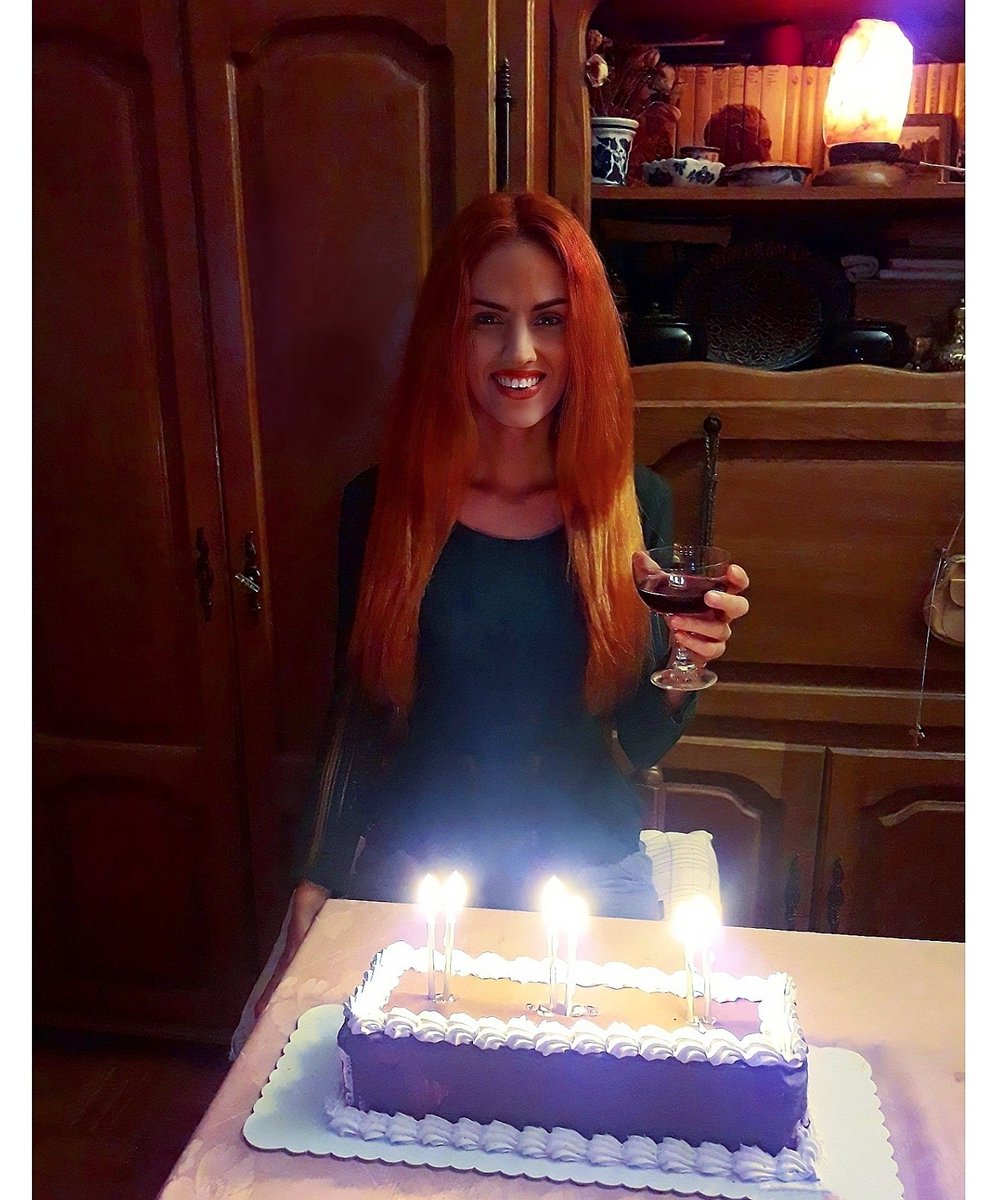 NellyMonk1's tweet photo. Bday cake time! ππ
Celebrating with my family and friends this evening π₯°
#bday #mybday #happybday #bdaytime #gingergirlsofinstagram #smiles #bdaygirl #birthdaycake https://t.co/fxsoBACIag