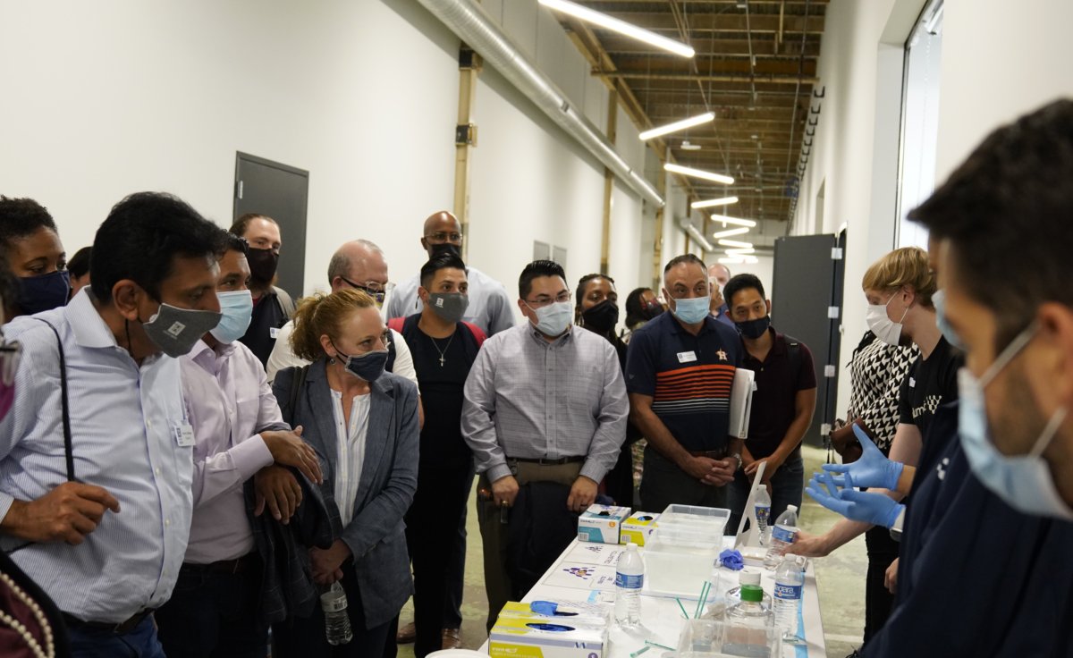 Volumetric tweet media