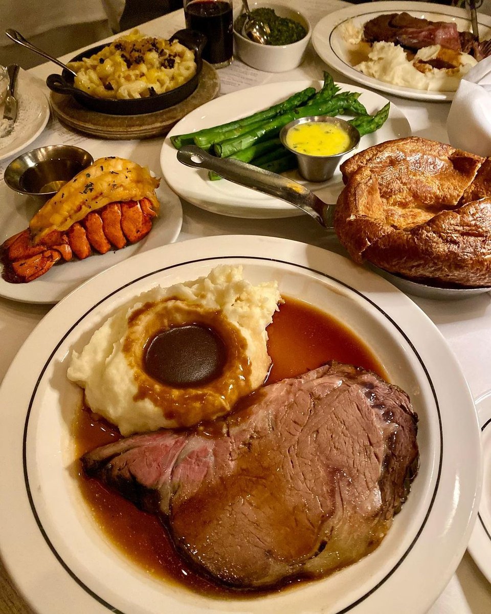 dineLA's tweet photo. It's Friday night. It's Dine LA. It's time for @lawrystheprimerib. Not only do you get prime rib, you also get a lobster tail, plus their spinning salad, a signature side and dessert for $65.  #timetodinela #lawrysprimerib #beverlyhills #dinela | RG 📸: @foodbaeramimi https://t.co/S1k4Z2t8vz