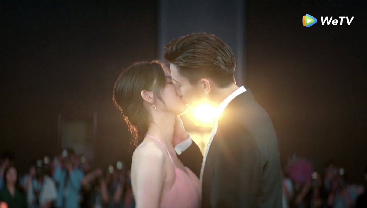 Dooseries030's tweet photo. ชวนดู #ป่วนรักงานแต่งทิพย์ 
ขอป้ายยาโหน่ย~ กับซีรีส์น่ารักดูง่าย สบายๆ รับรองว่ามีอมยิ้มตาม เรื่องราวของสัญญา1ใบและ💕2คน แนวแต่งก่อนค่อยรัก พล็อตที่พบเห็นทั่วไปแต่ไม่เคยตายไปกับยุคสมัย ซึ่งถ้าจะจั๊กจี้จิกหมอนแบบนี้ยินดีดู 

👰🏻‍♀️🤵🏻ขยันยื่นหน้าเข้าหากันเก่ง เคลิ้มก็เก่ง ยังไงดีคู่นี้ https://t.co/6P77gEOSnG