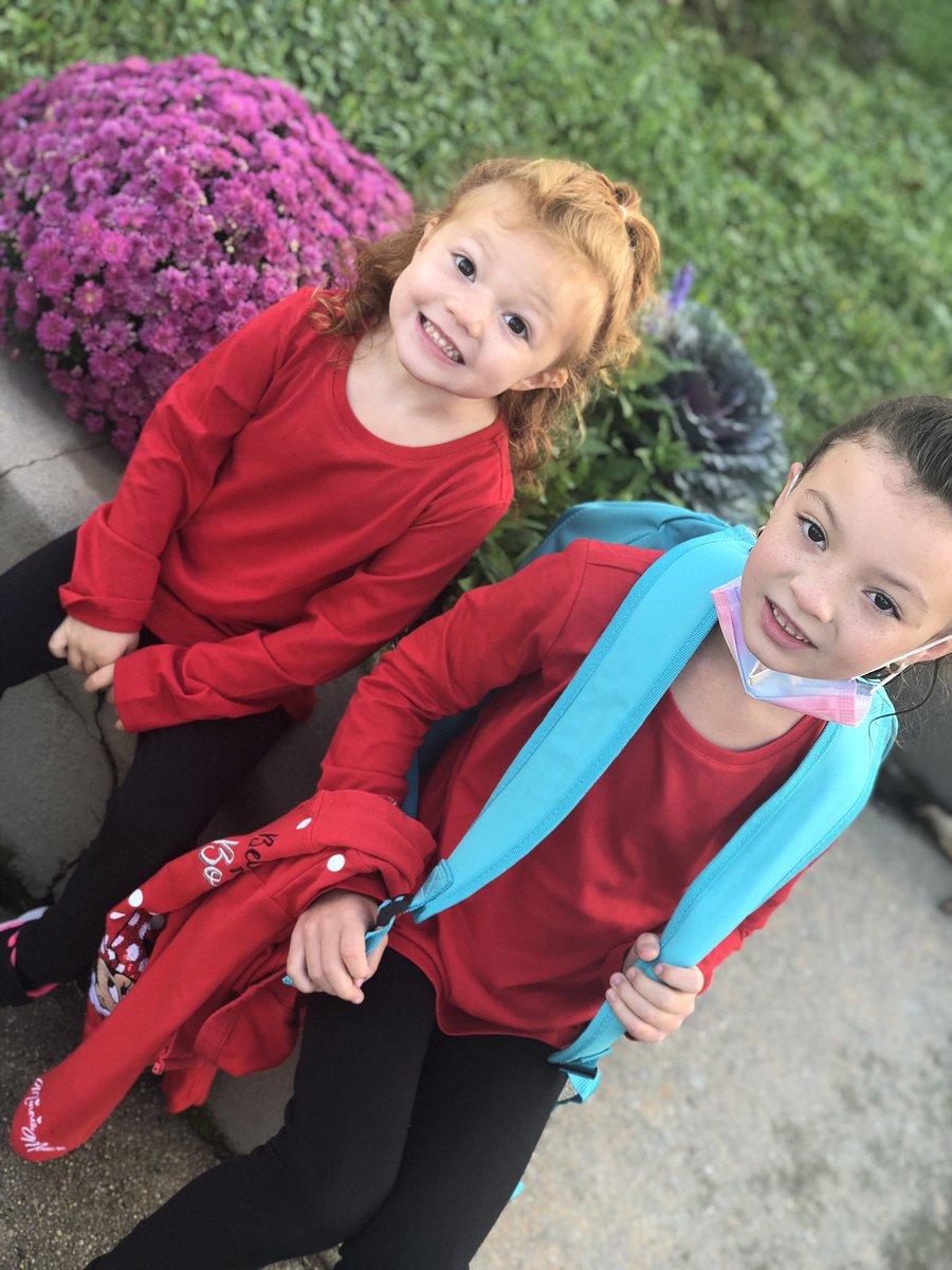 Kpericoross's tweet image. #MineolaProud in our school colors   @Jackson_Ave @Hampton_Street  @MsOBoyle @ereganmineola @MrsRodr1guez