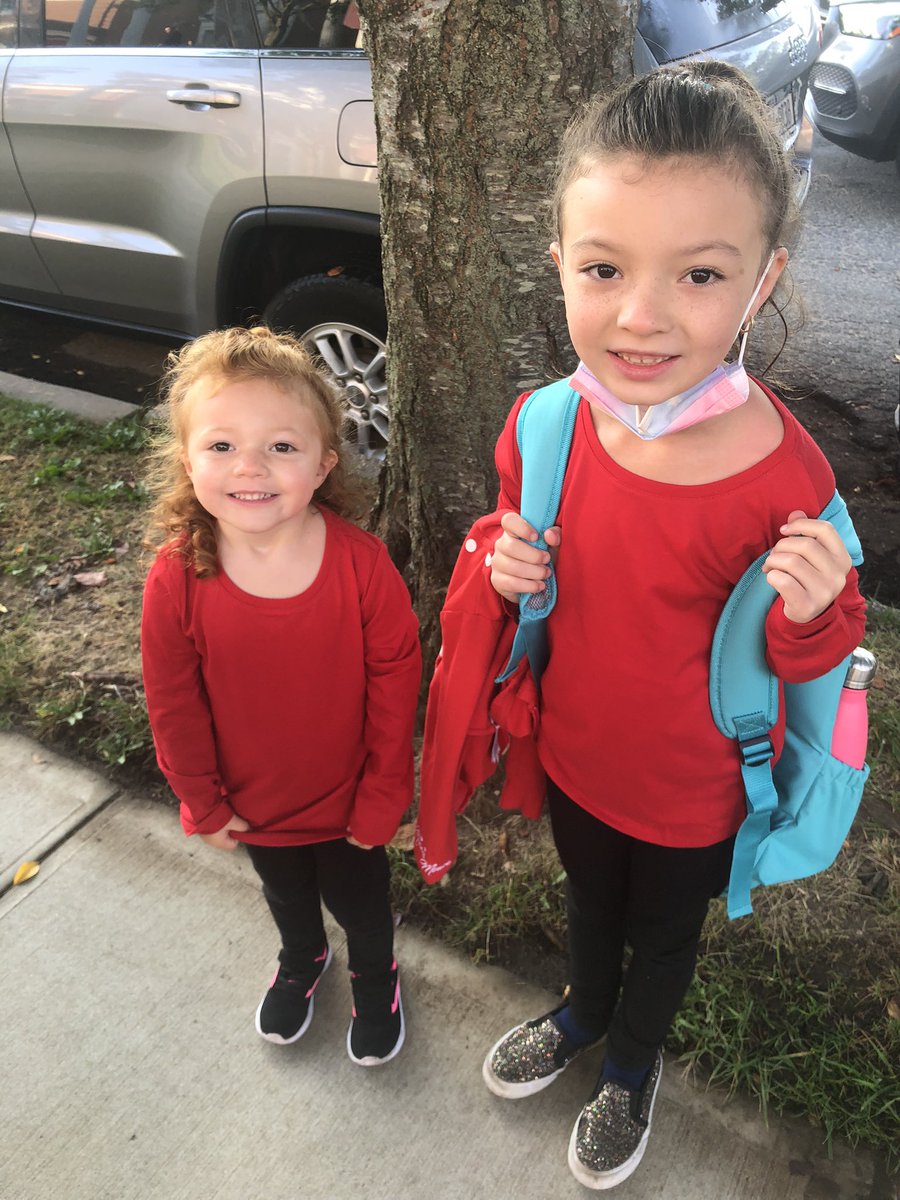 Kpericoross's tweet image. #MineolaProud in our school colors   @Jackson_Ave @Hampton_Street  @MsOBoyle @ereganmineola @MrsRodr1guez