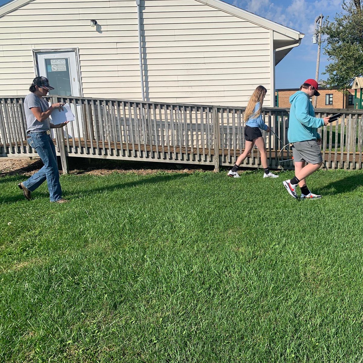 r6ffa's tweet photo. Landscaping Class is working on sketching a yard/landscape area, measuring distances, and calculating the amount and cost of seed/sod for a lawn. #DoingToLearn https://t.co/mybD5nuvd7