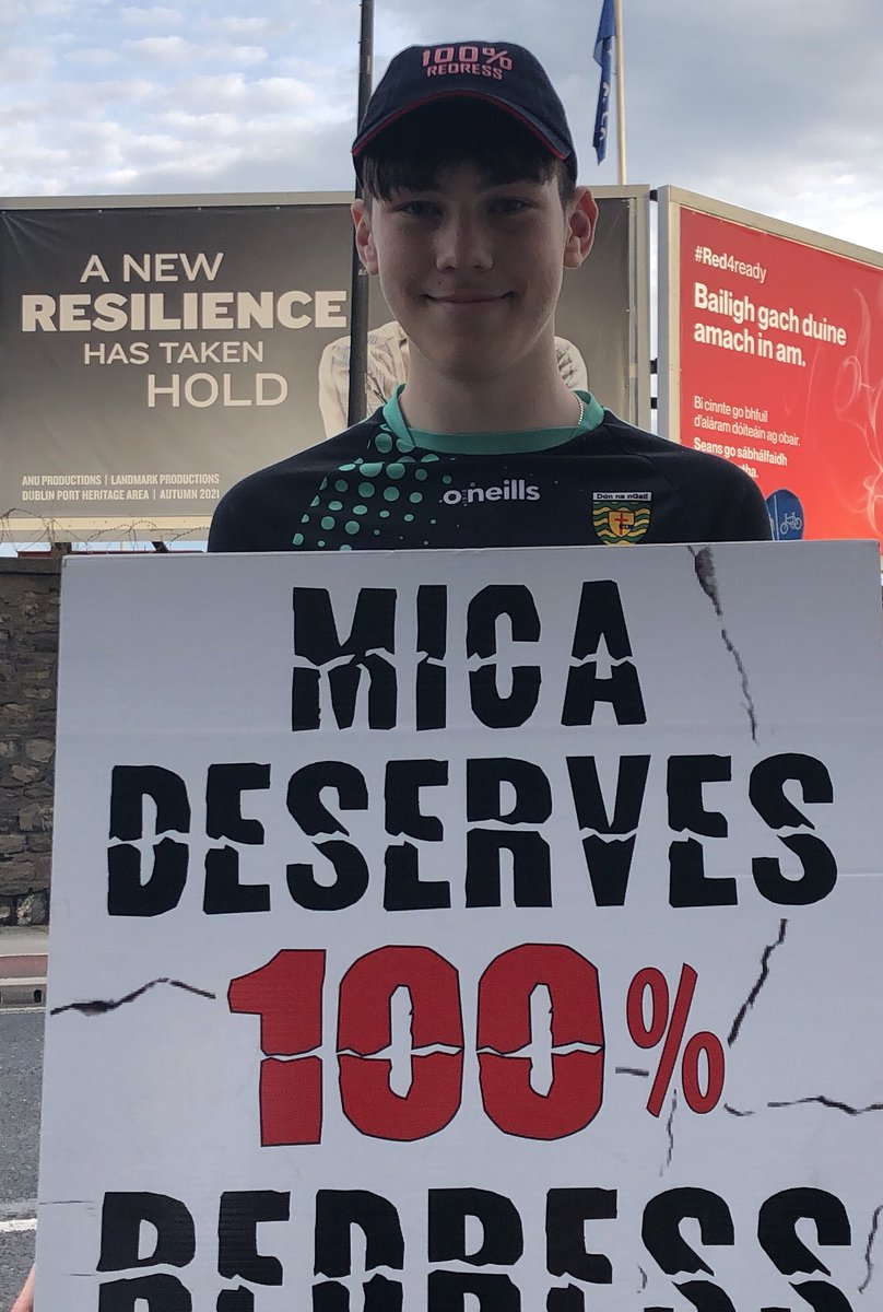 This next generation are wide to the failings of our current politics! And they’re not afraid to put their shoulders to the wheel! Thanks to all the drummers today #micaredress #FeetOnTheStreet